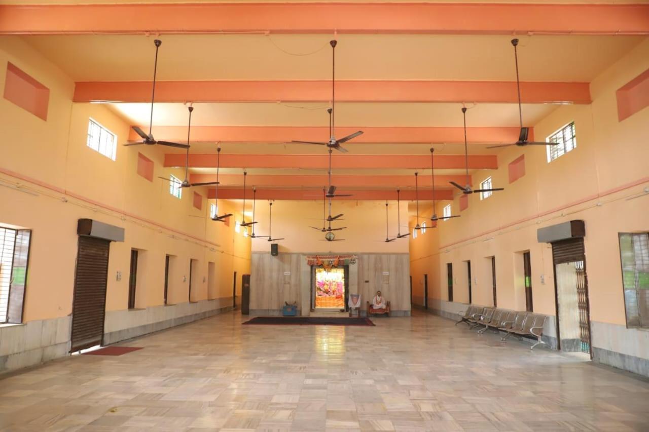 Radha Madhav Ashram Vrindāvan Eksteriør billede