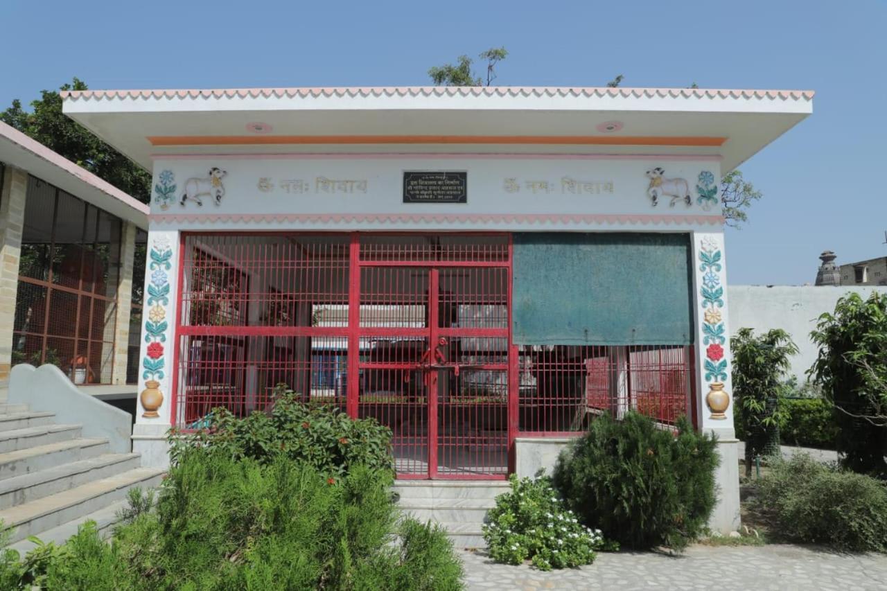 Radha Madhav Ashram Vrindāvan Eksteriør billede